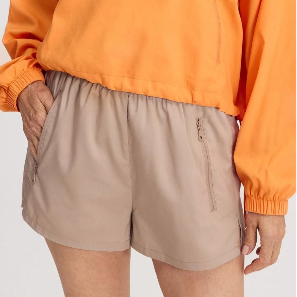 NWT Girlfriend Collective Gazelle Shorts in Quartz